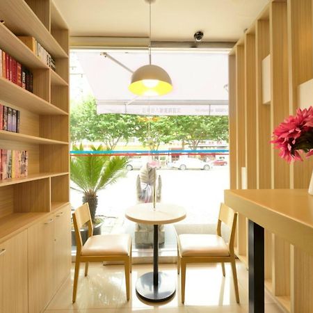 Hanting Hotel Shanghai Lujiazui Dongfang Road Exterior photo